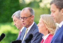 Pflegebedürftigkeit und Eigenanteile: Die Herausforderungen für Betroffene und Angehörige