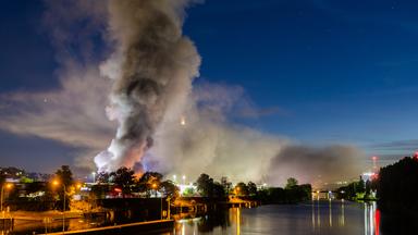 Großbrand im Stuttgarter Industriegebiet erschüttert
