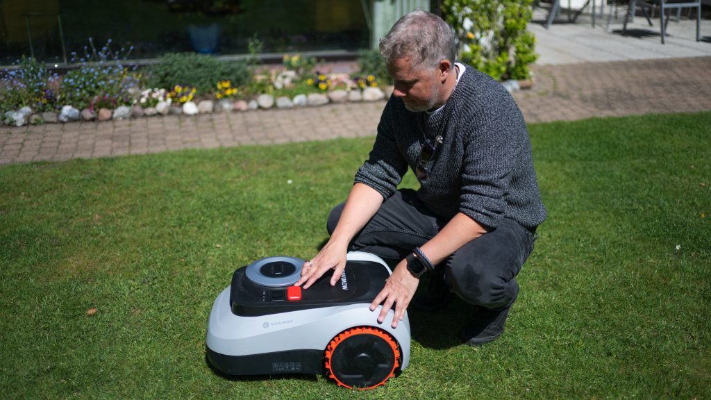 Vergleich von drahtlosen Mährobotern
