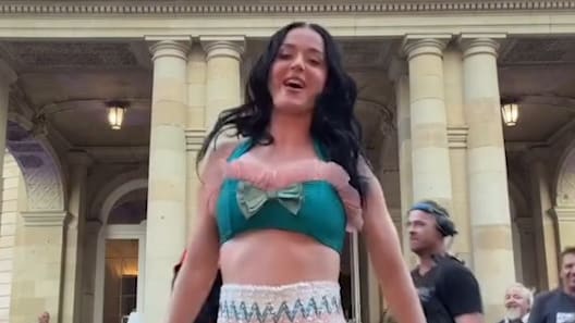 Katy Perry in Stuttgart: Neueste Videoaufnahmen im Neuen Schloss