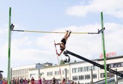 Stabhochsprung-Sensation: Metzger gewinnt, Lita Baehre scheitert