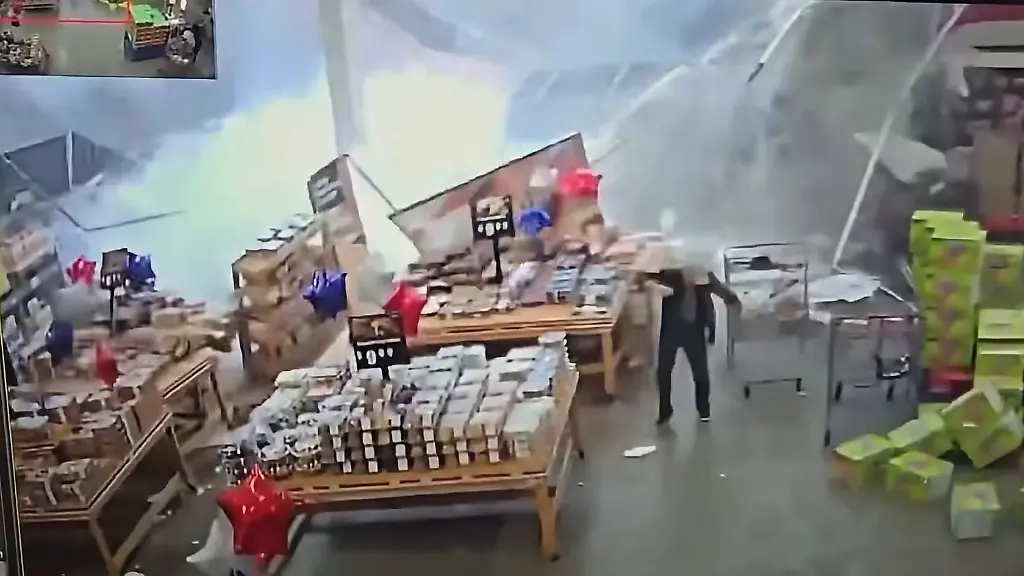 Supermarktdach in New Jersey stürzt nach starkem Regen ein