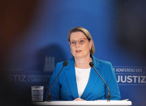 Umfrage: Mehrheit der Deutschen unterstützt Reform im Sexualstrafrecht