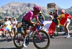 Richard Carapaz gewinnt 18. Etappe der Tour de France 2026