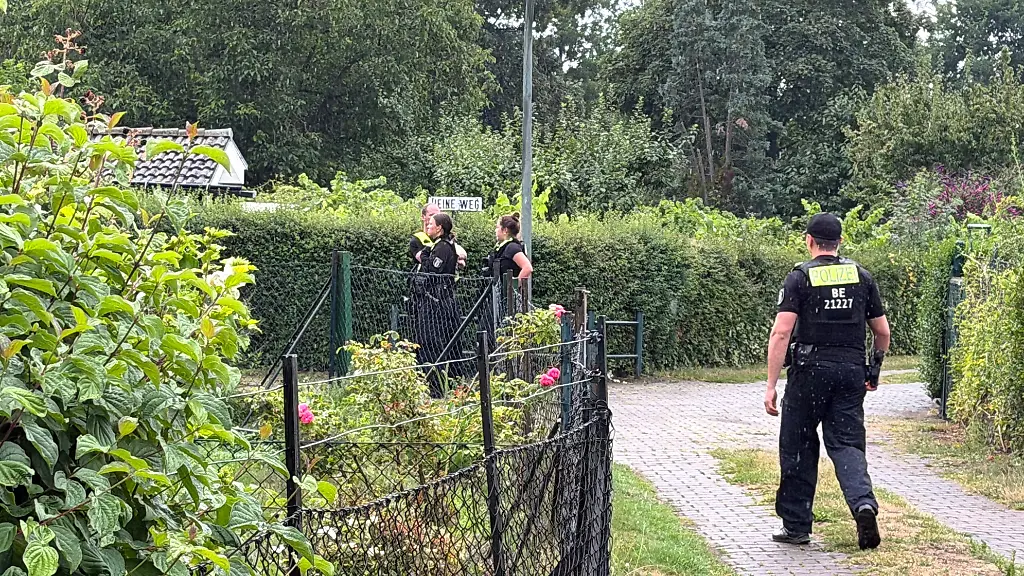Polizeieinsatz in Berlin: Tatverdächtiger nach CSD-Anschlag erschossen