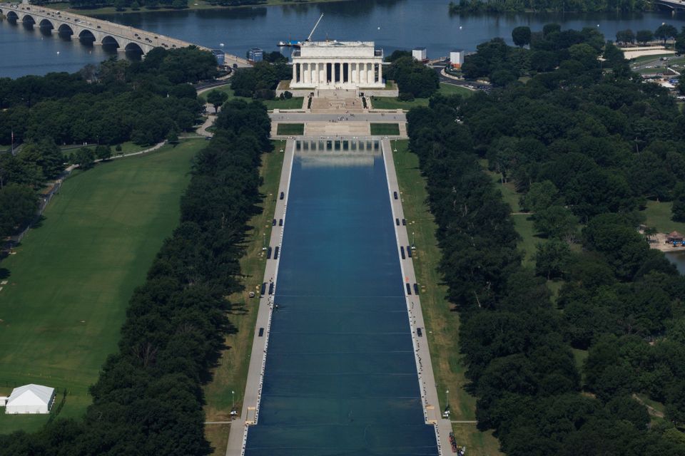 Ehemaliger Olympiakanu-Fahrer wegen Sachbeschädigung am Reflecting Pool angeklagt