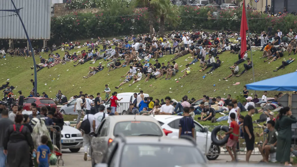 Massiver Zustrom von Migranten nach Ceuta