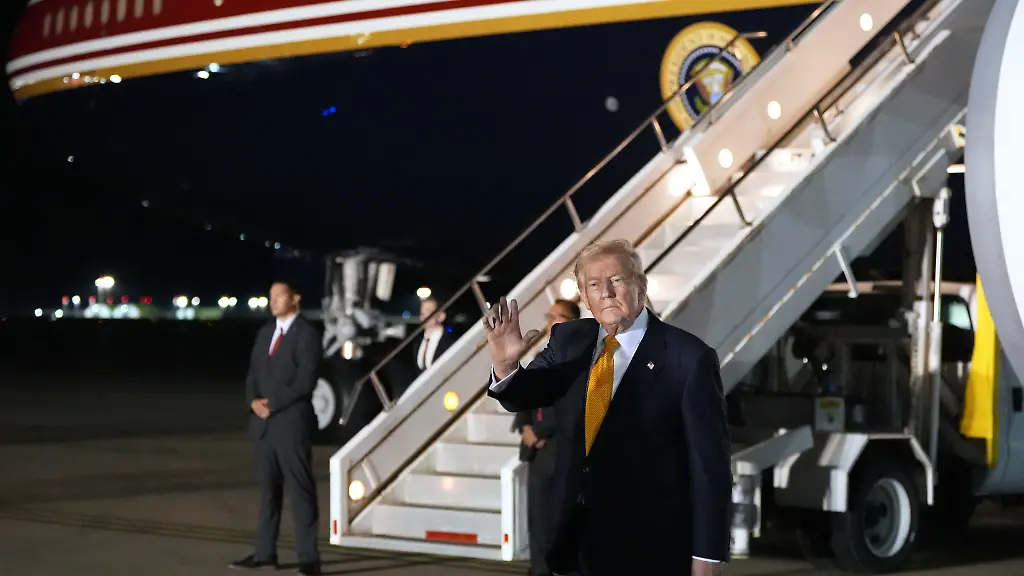 Spekulationen um Trumps Flugzeugwechsel beim Nato-Gipfel