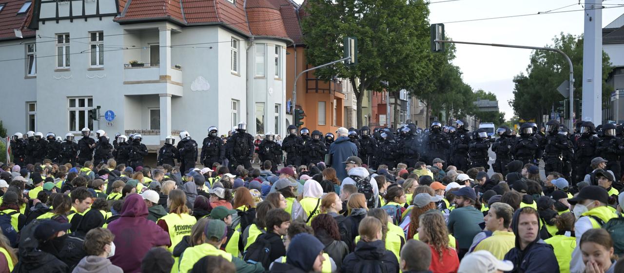 Blockaden und Proteste beim AfD-Bundesparteitag in Erfurt
