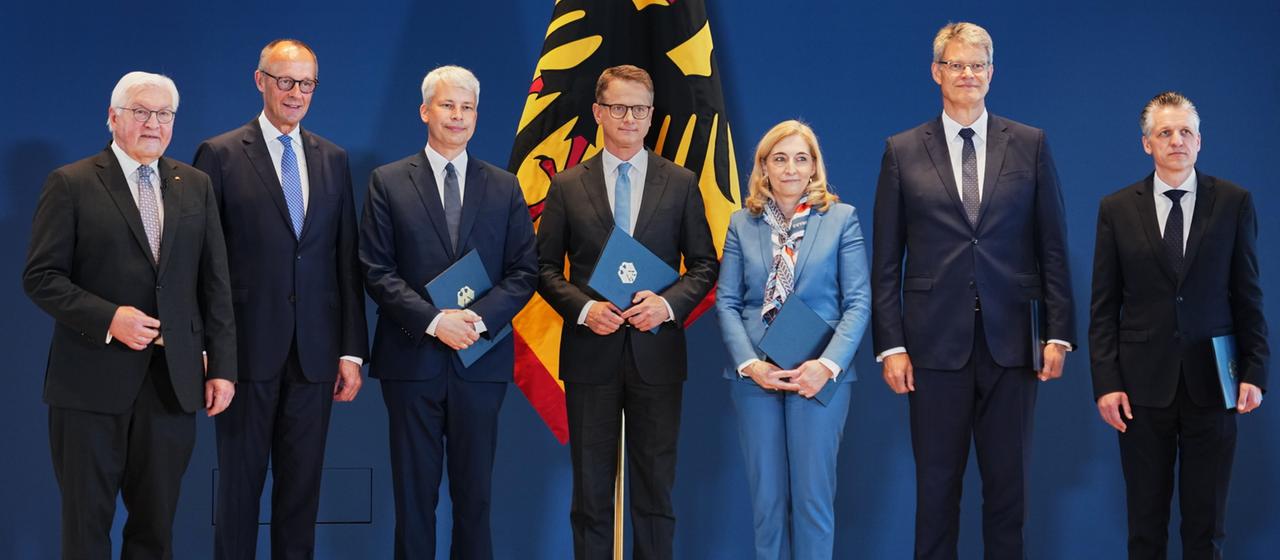 Umbau im Bundeskabinett: Steinmeier ernennt neue Minister