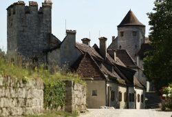 Das Leben des Künstlerpaars in der längsten Burg der Welt