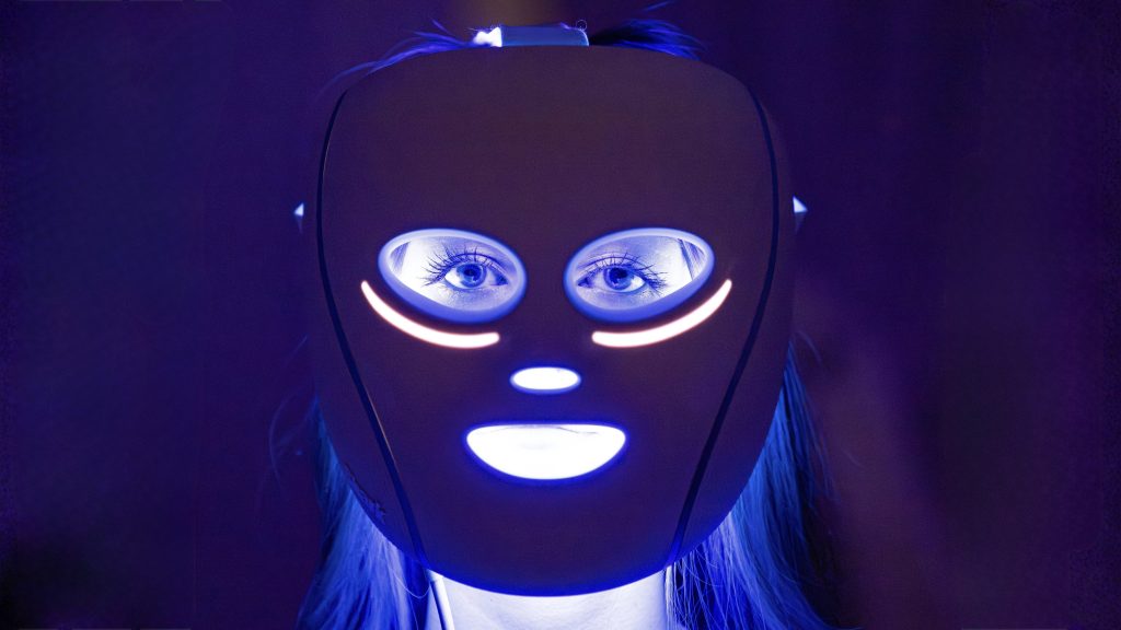 Die Shark CryoGlow: LED-Maske im Praxistest