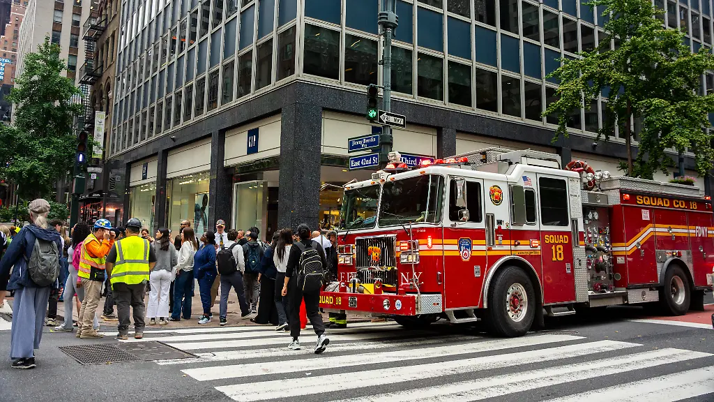 Einsturzgefahr in New York: Polizei und Rettungsdienste im Einsatz