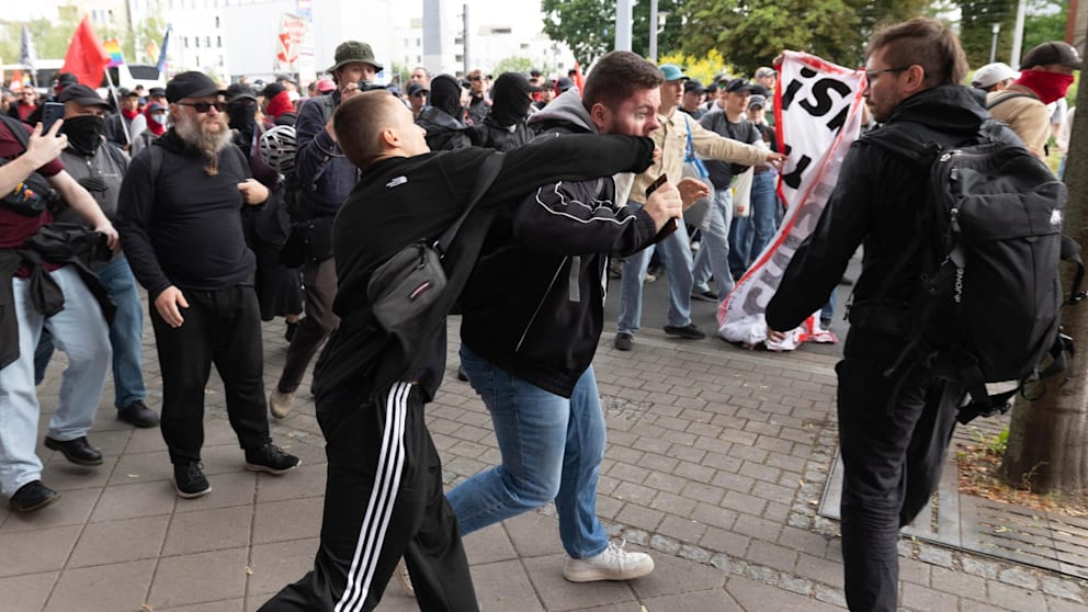 Reporter bei Anti-AfD-Protesten in Erfurt angegriffen