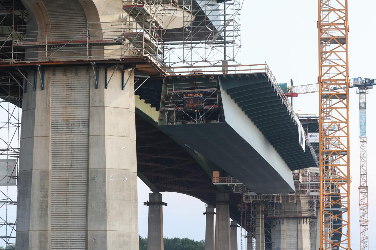 Fortschritt beim Bau der Rader Hochbrücke