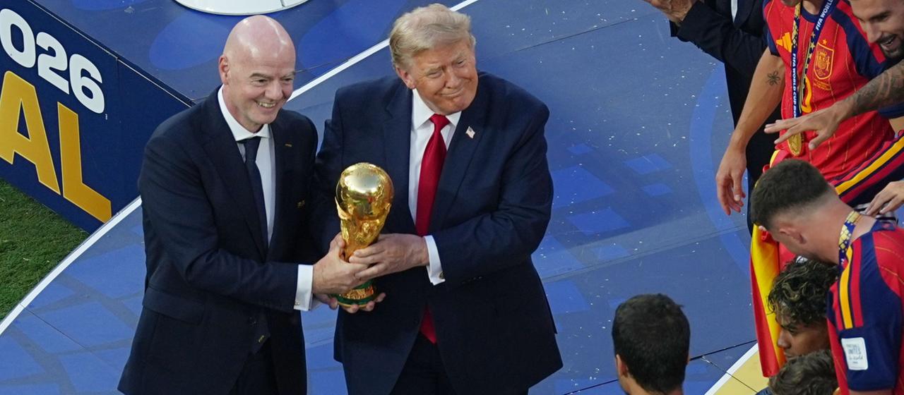 Fußballfest und Politikum: Eindrücke von der WM der Widersprüche