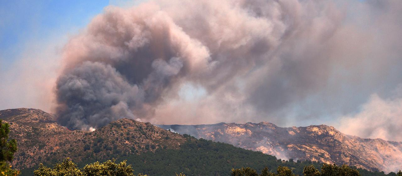 Brände in Spanien vereinen sich zu großer Feuerfront