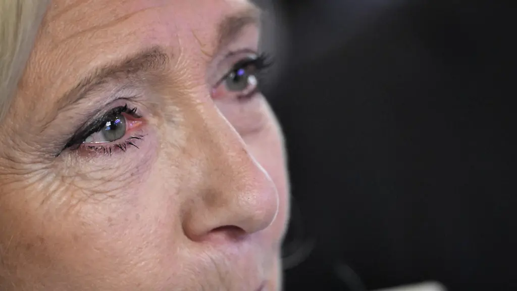 Marine Le Pen: Präsidentschaftskandidatur trotz Gerichtsurteil?