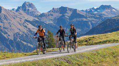 Fahrradreisen für Anfänger: Tipps und Ausrüstung