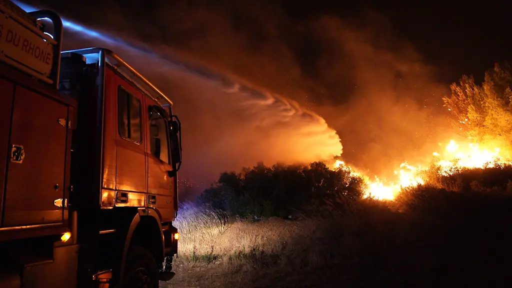 Waldbrände in Südfrankreich: 900 Hektar Land betroffen