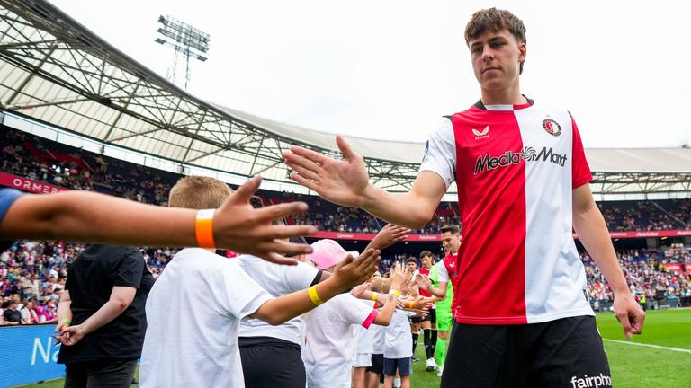 Transfermarkt: VfB Stuttgart verpflichtet Leo Sauer aus Rotterdam