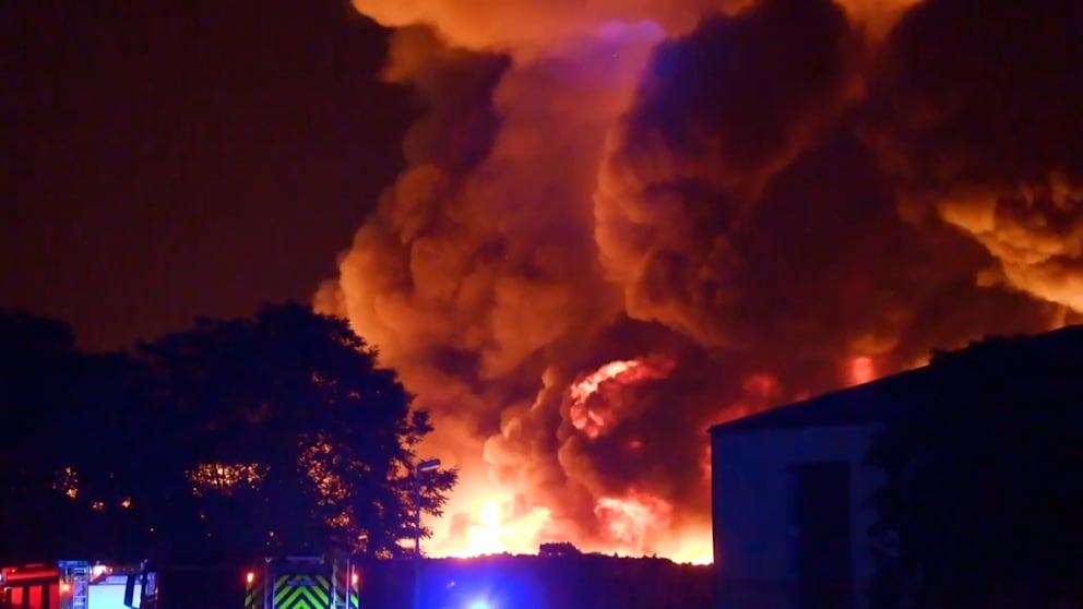 Müllberge in Flammen: Großbrand im Rhein-Sieg-Kreis