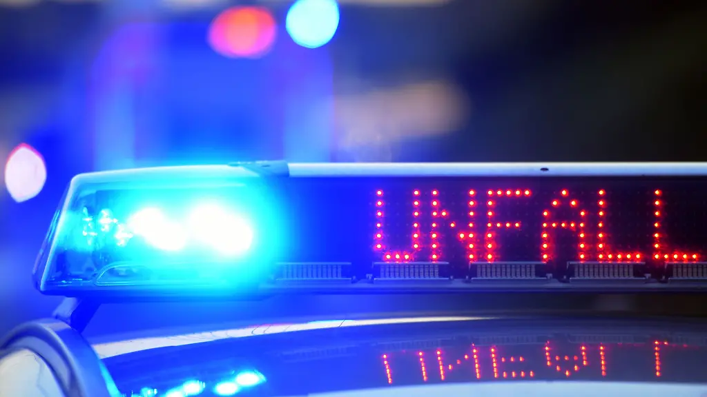 Tragischer Unfall an Bahnübergang