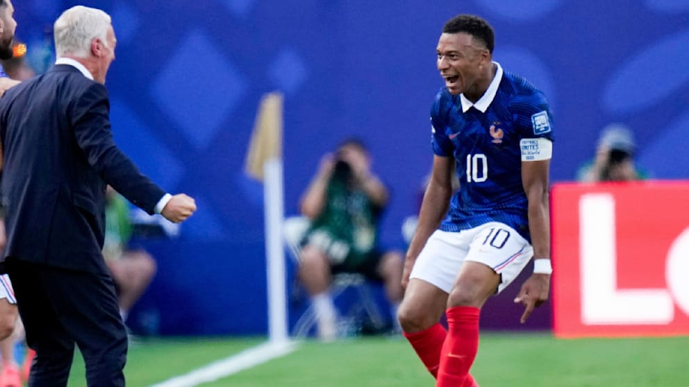 Mbappés Emotionale Geste für Trainer Deschamps