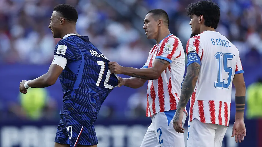 Aggressives Spiel Paraguays gegen Frankreich im WM-Achtelfinale