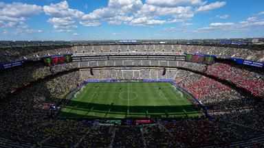 Vorbereitungen für die Halbzeitshow beim WM-Finale 2026