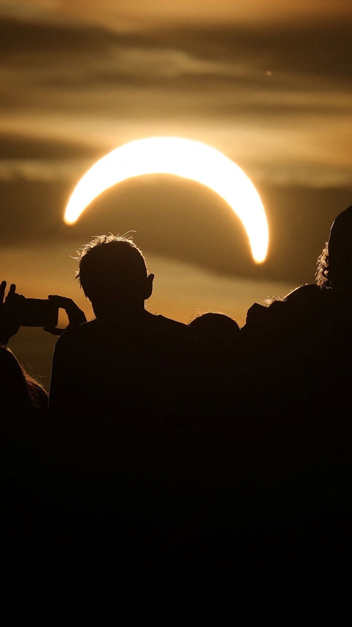 Totale Sonnenfinsternis zieht über Europa hinweg