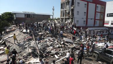 Schweres Erdbeben erschüttert Kolumbien
