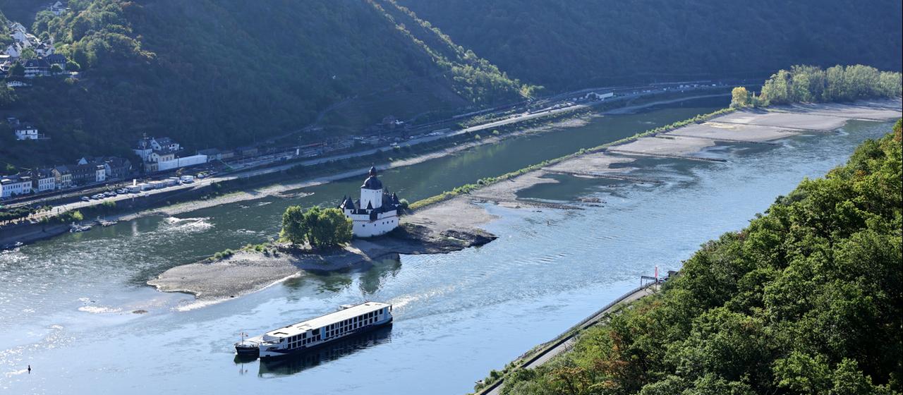 Niedrigwasser im Rhein: Gefährdung der Schifffahrt