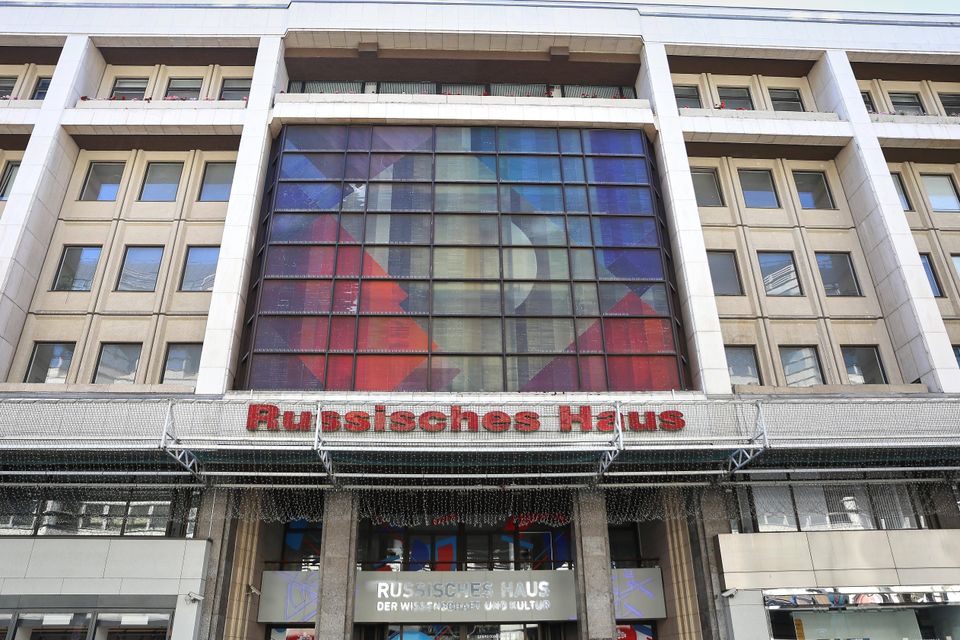Debatte um das Russische Haus: Forderungen nach Schließung