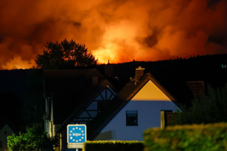 Großbrand im Hohen Venn bedroht Wohngebiete