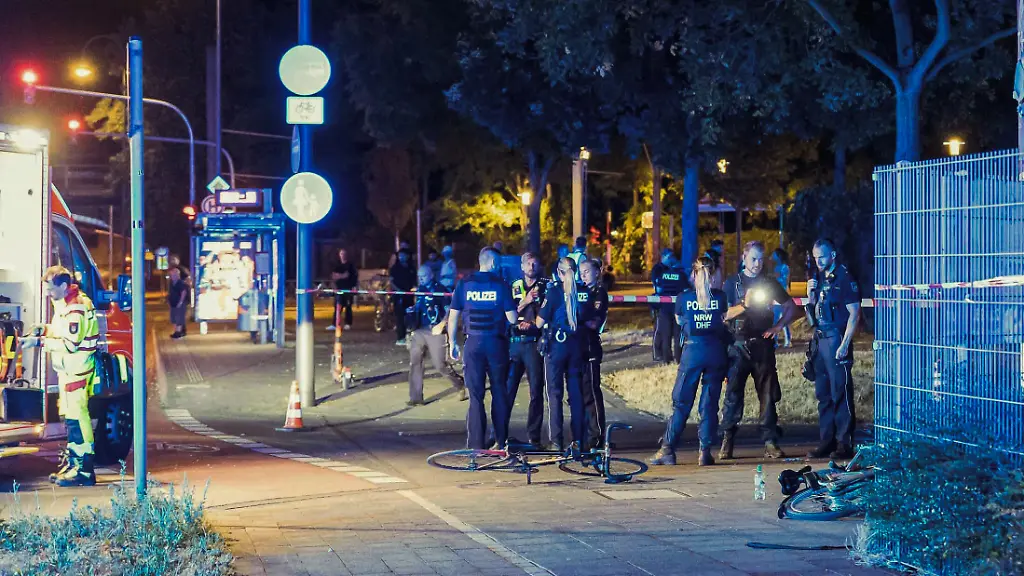 Ermittlungen der Kriminalpolizei nach Schüssen in Köln