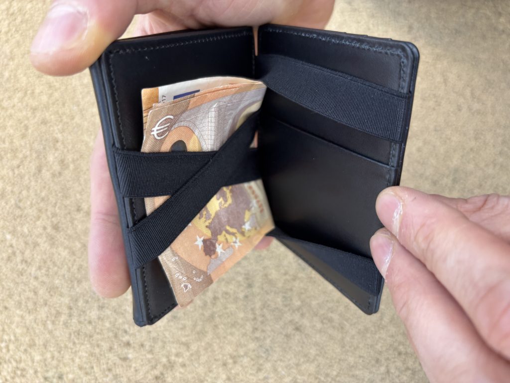 Slim Wallets im Test: Effizienz für die Hosentasche