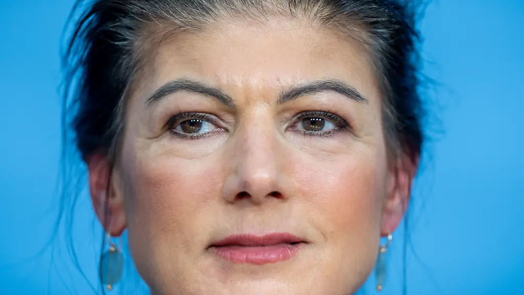 Wagenknecht fordert Höcke heraus