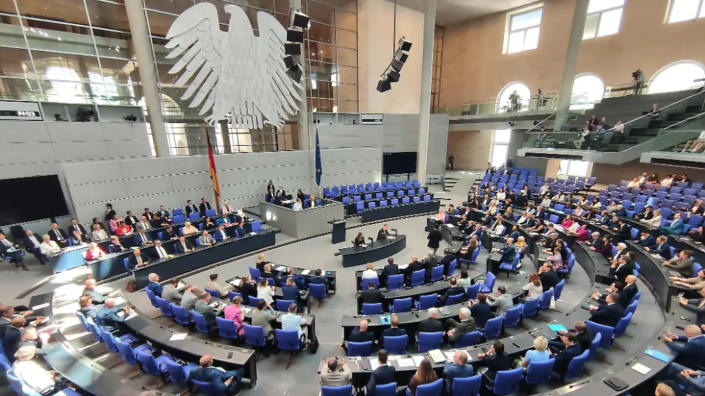 Vertrauensverlust in deutsche Parteien auf Rekordtief