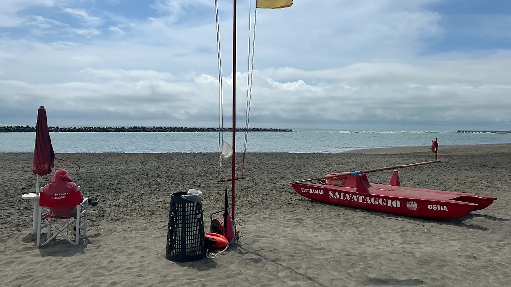 Häftlinge als Strandwärter in Italien