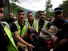 Verheerende Sturzflut in Nepal: Zerstörung und Todesopfer