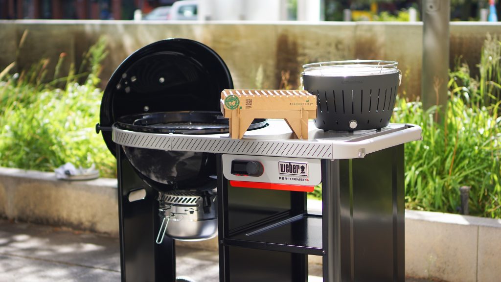 Innovative Holzkohlegrills im Test: Einweg, Smart und Raucharm
