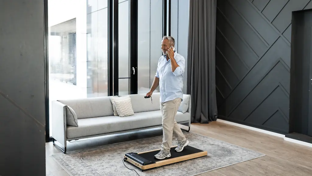 Das K1 Walking Pad von Kuipers: Bewegung im Arbeitsalltag