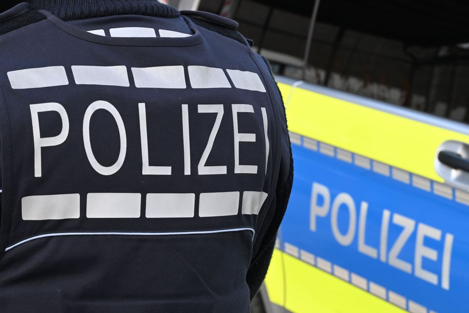 Vorfall in Mittelsachsen: Auto fängt beim Tanken Feuer – 82-Jähriger verletzt