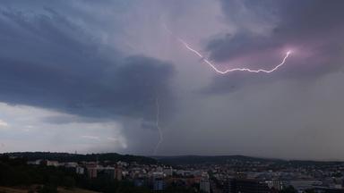 Schwere Unwetter über Deutschland: Ein Toter und zahlreiche Einsätze