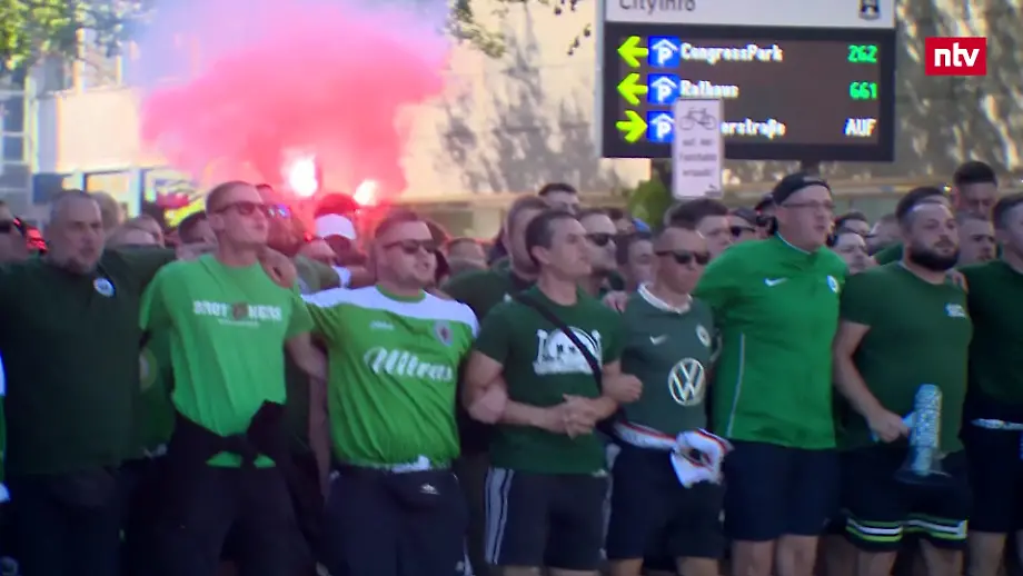 Fan-Protest vor Zweitligastart in Wolfsburg