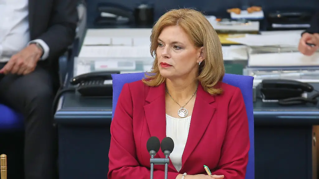 Heftige Kritik an KI-Bild von Julia Klöckner