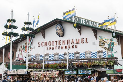 Alexander Egger fordert transparente Vergabe der Oktoberfestzelte