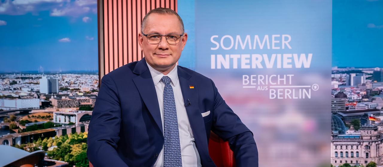 Chrupalla im ARD-Sommerinterview: Klima als Nebenthema