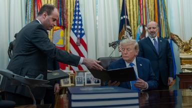 Trump versucht, Geburtsrecht zu begrenzen